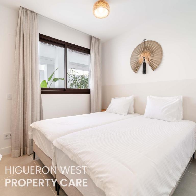 Private Garden Apartment - Pool Access and Terrace Near Carvajal Beach, Fuengirola - Appartement 3 Chambres - 7