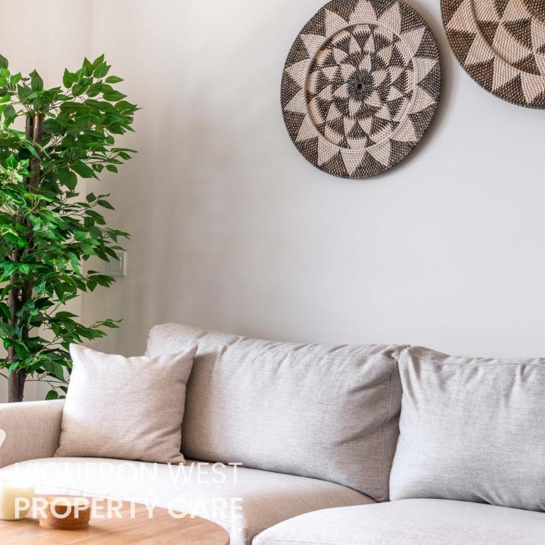 Private Garden Apartment - Pool Access and Terrace Near Carvajal Beach, Fuengirola - Appartement 3 Chambres - 29