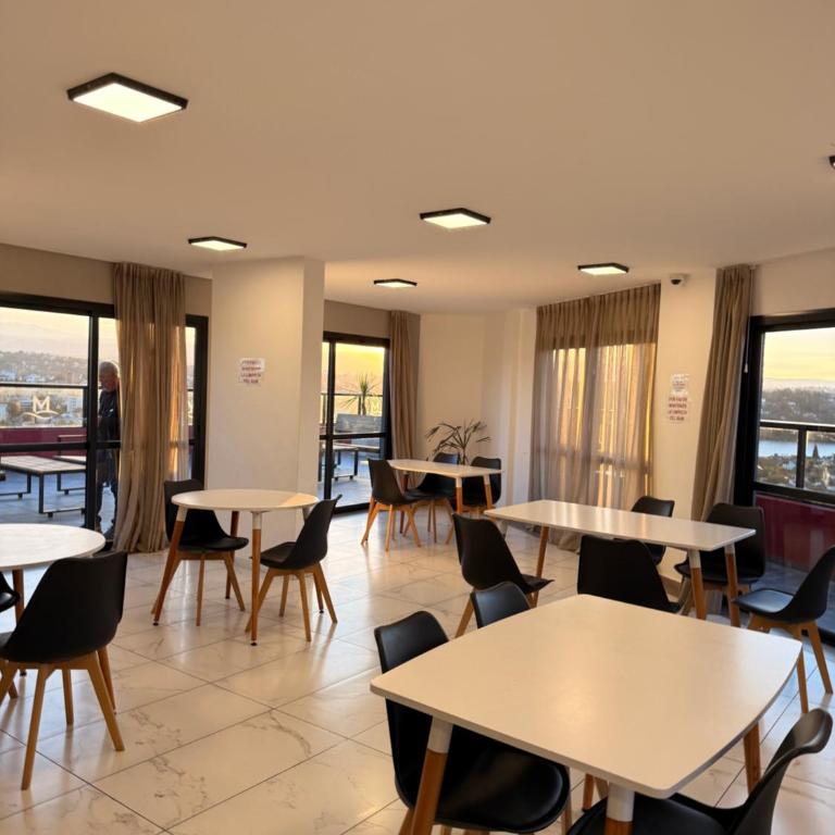 Departamento Gemma, excelente ubicacion - Apartamento de 1 dormitorio - 2