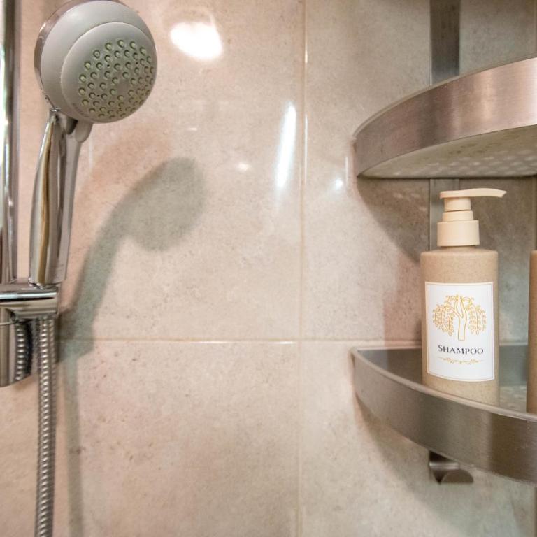 Spacious 2-bedroom apartment with luxury feel - Apartman sa 2 Spavaće Sobe - 27