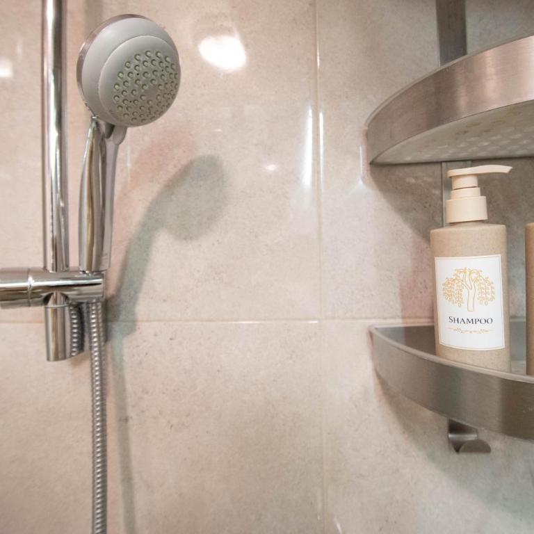 Spacious 2-bedroom apartment with luxury feel - Apartman sa 2 Spavaće Sobe - 29
