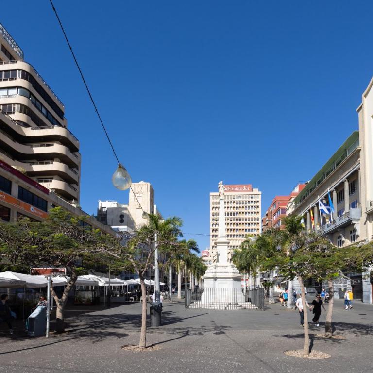 Home2Book Spacious Apartment with Private Parking - Two-Bedroom Apartment - 23
