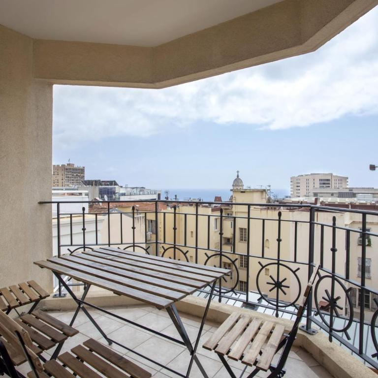 Appartement au centre de Beausoleil avec terrasse - Appartement - 21