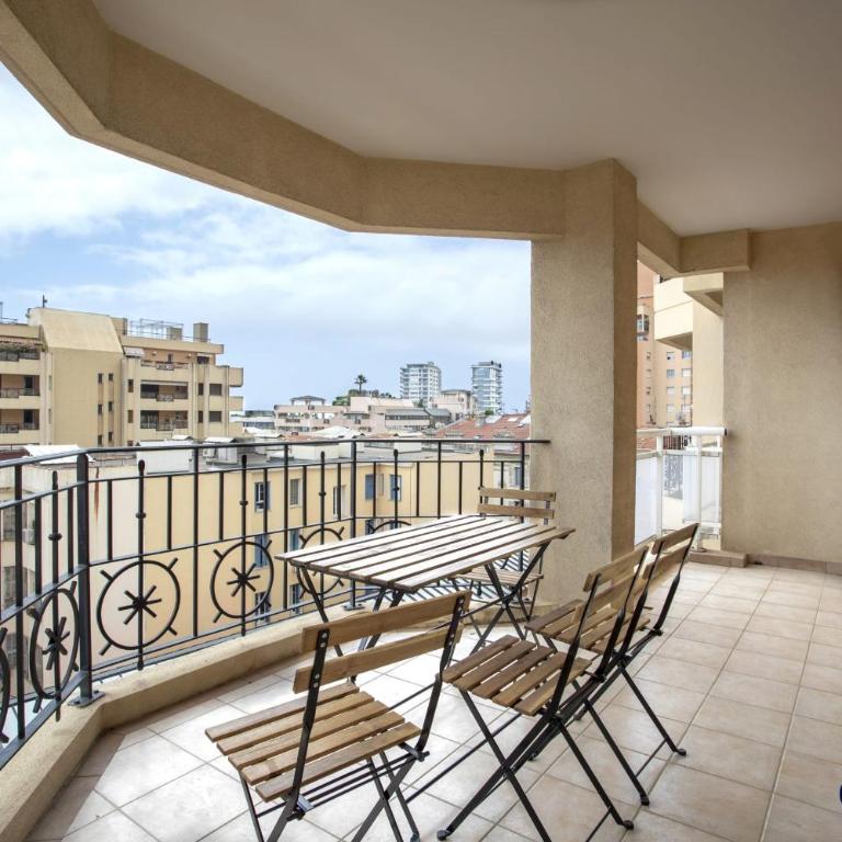 Appartement au centre de Beausoleil avec terrasse - Appartement - 24
