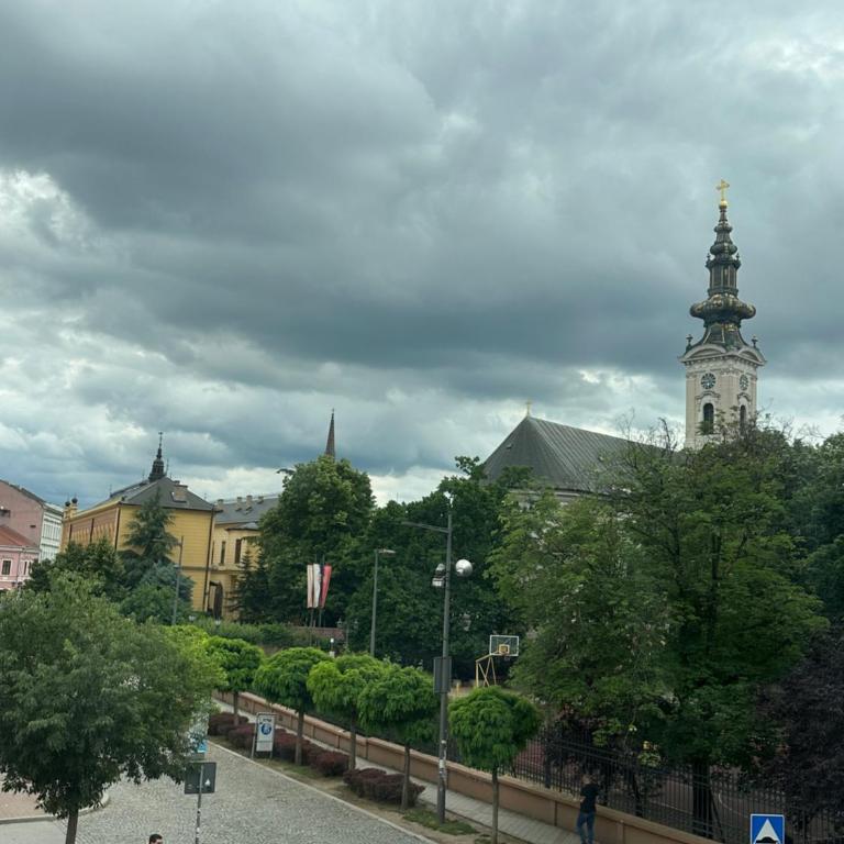 Artist Apartment with Views over Republic Square - Apartman sa 2 Spavaće Sobe - 1