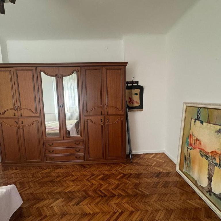 Artist Apartment with Views over Republic Square - Apartman sa 2 Spavaće Sobe - 14