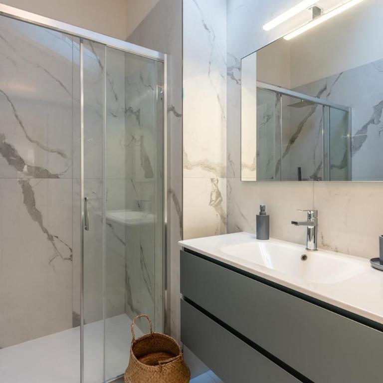 Luxury penthouse for 6 guests, free parking - Appartamento Deluxe con 2 Camere da Letto - 6
