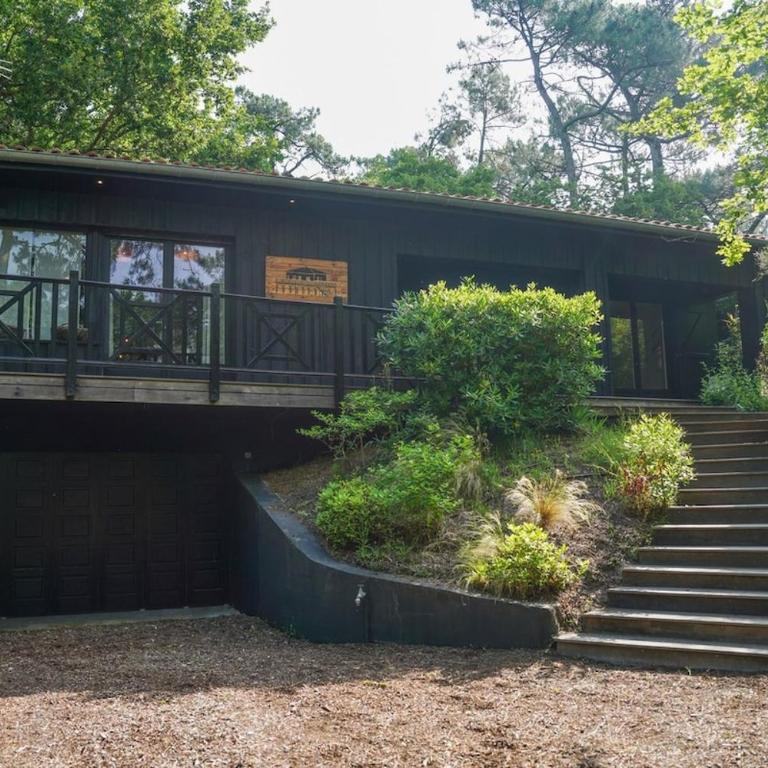 La Petite Pinède - villa typique au calme et à quelques pas de la plage - Villa - 57