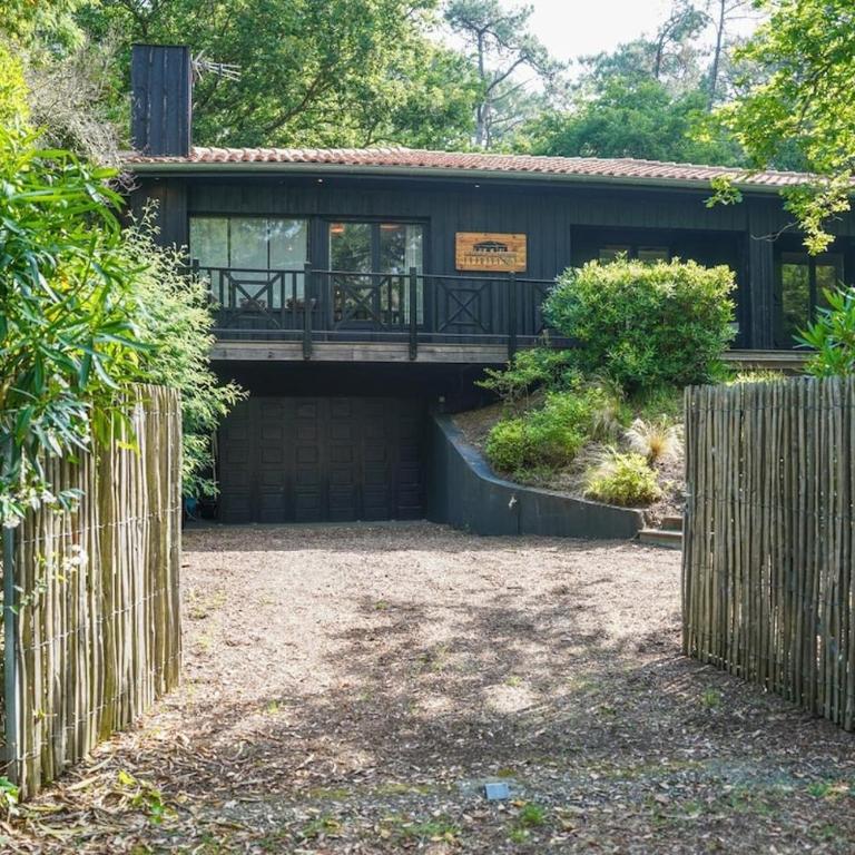 La Petite Pinède - villa typique au calme et à quelques pas de la plage - Villa - 50