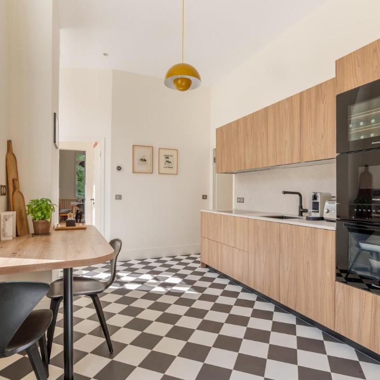 Luxury Paris Escape with AC in the Heart of the 7th - Appartement - 12