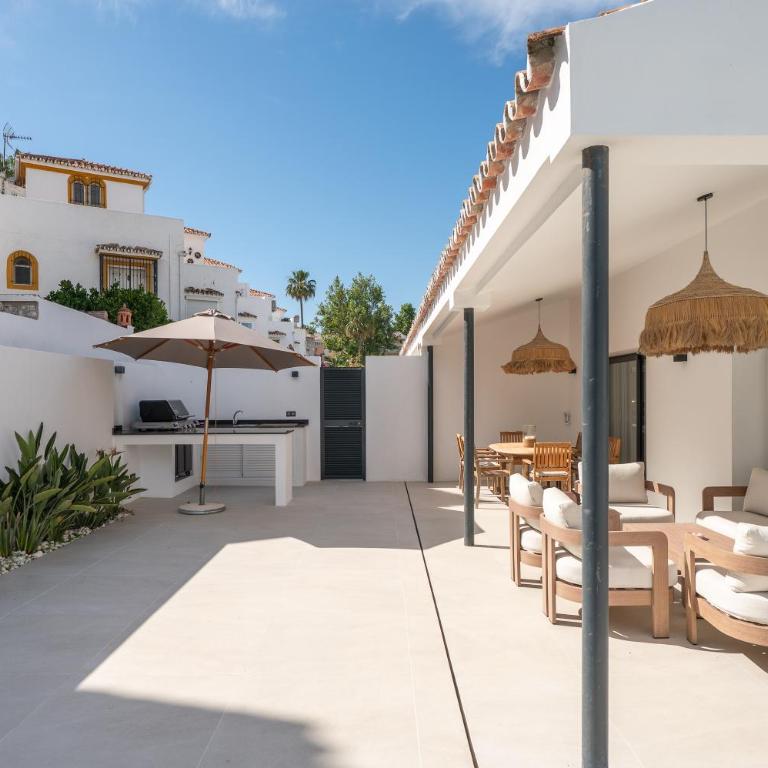 Beachside Villa 8 Ensuite 2 Private Pools - Villa - 63