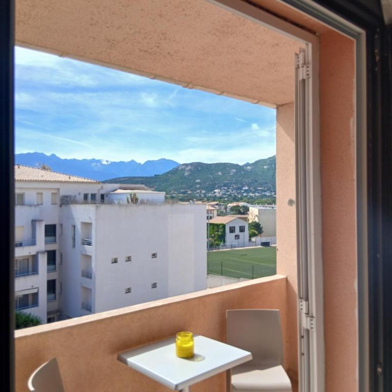 Superbe T3 vue entre terre et mer - Appartement 2 Chambres - 1