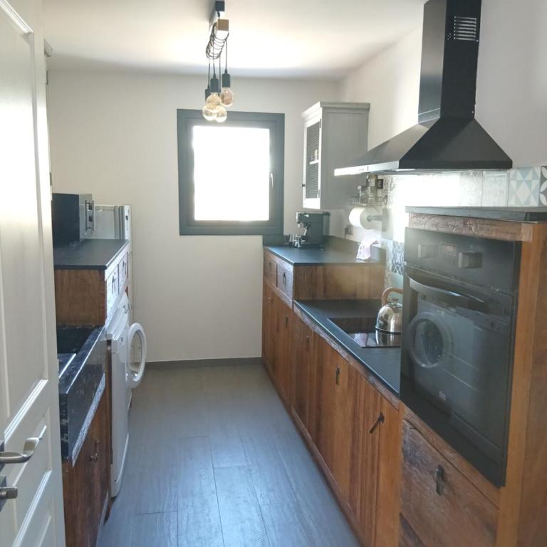 Superbe T3 vue entre terre et mer - Appartement 2 Chambres - 11