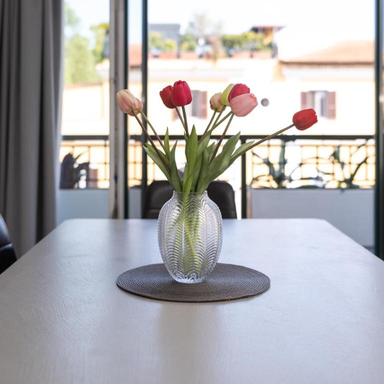 La Casa del Tomo - Metro A - Parcheggio Privato - 6 ospiti - Appartamento con 2 Camere da Letto - 29
