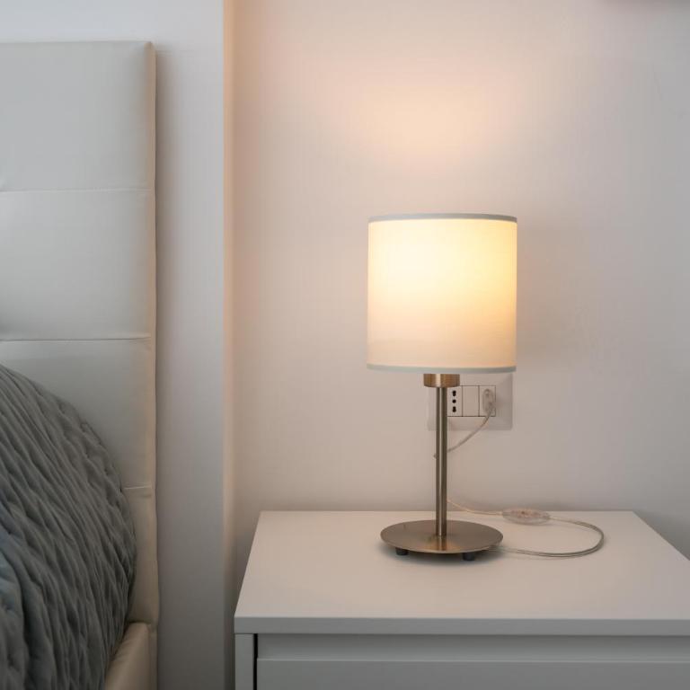 La Casa del Tomo - Metro A - Parcheggio Privato - 6 ospiti - Appartamento con 2 Camere da Letto - 45