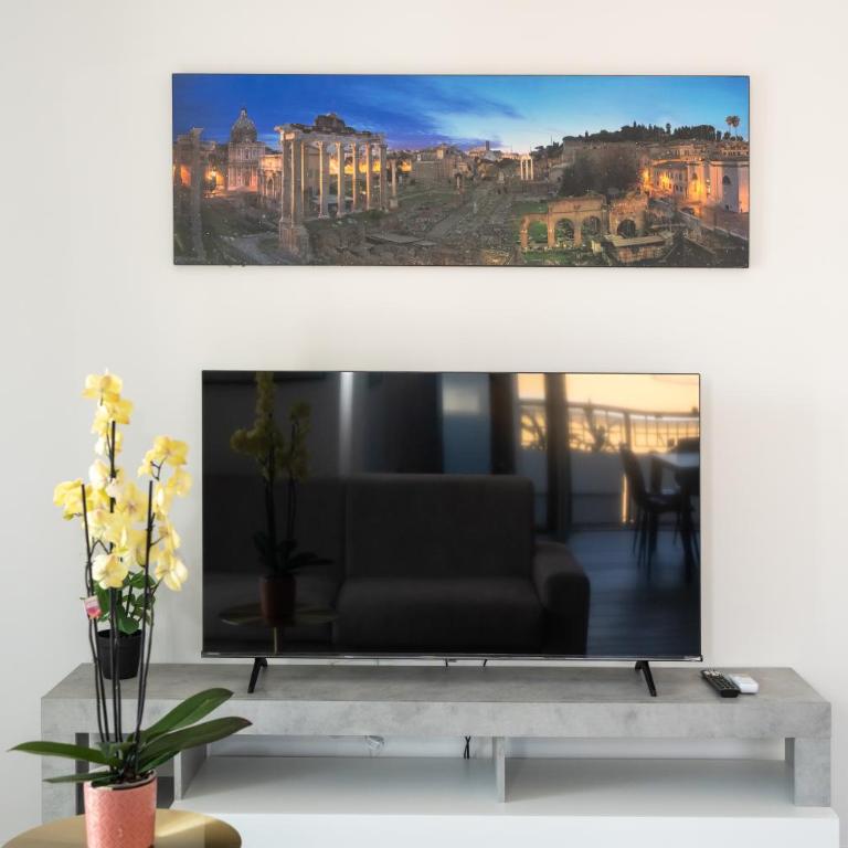 La Casa del Tomo - Metro A - Parcheggio Privato - 6 ospiti - Appartamento con 2 Camere da Letto - 64