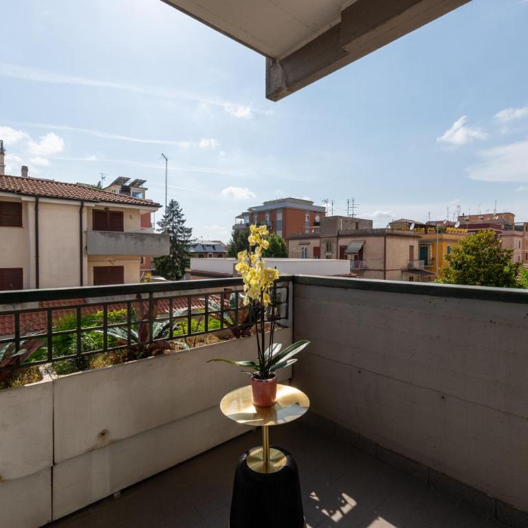 La Casa del Tomo - Metro A - Parcheggio Privato - 6 ospiti - Appartamento con 2 Camere da Letto - 69