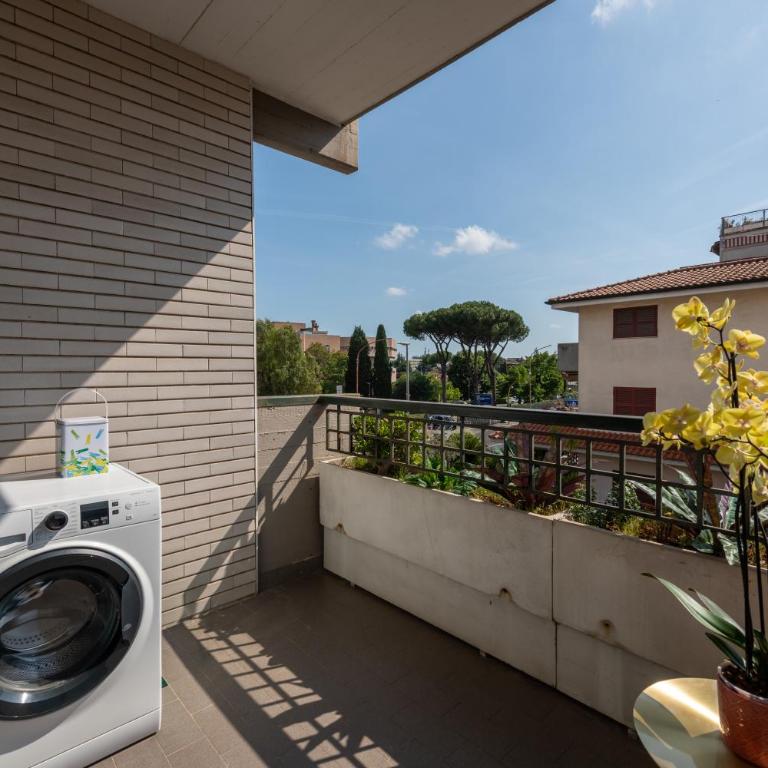 La Casa del Tomo - Metro A - Parcheggio Privato - 6 ospiti - Appartamento con 2 Camere da Letto - 73