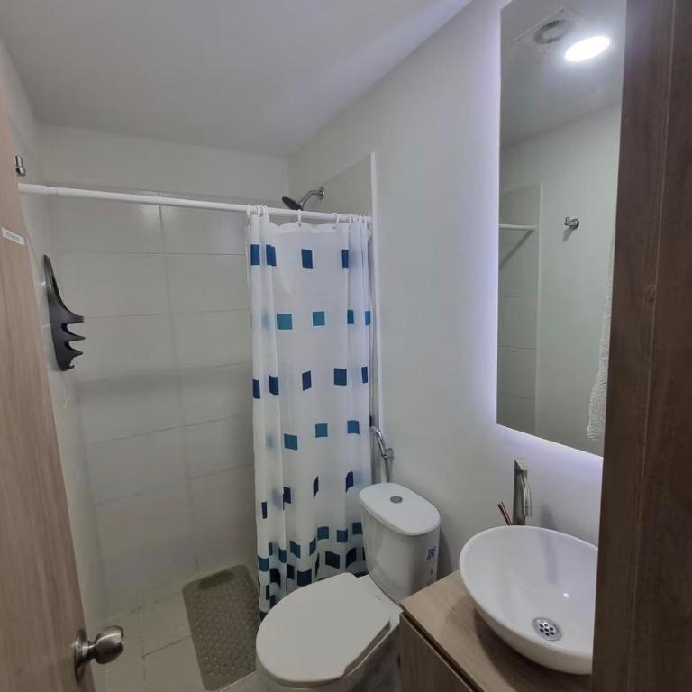 Moderno y práctico, cerca del mar y el aeropuerto - Two-Bedroom Apartment - 19