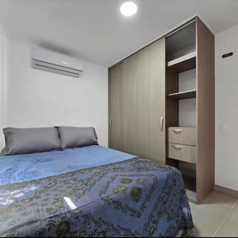 Moderno y práctico, cerca del mar y el aeropuerto - Two-Bedroom Apartment - 17