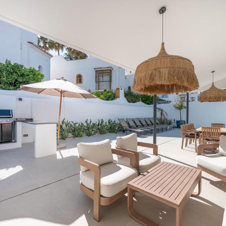 Beachside Villa 8 Ensuite 2 Private Pools - Villa - 100