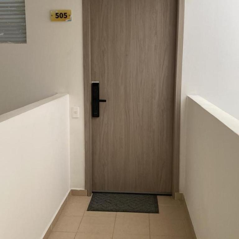 Moderno y práctico, cerca del mar y el aeropuerto - Two-Bedroom Apartment - 20