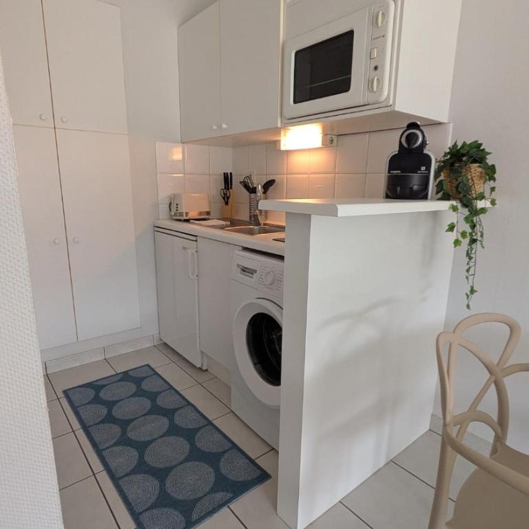 T2 Lumineux Plage à 30m avec Parking Privé - Apartment - 10