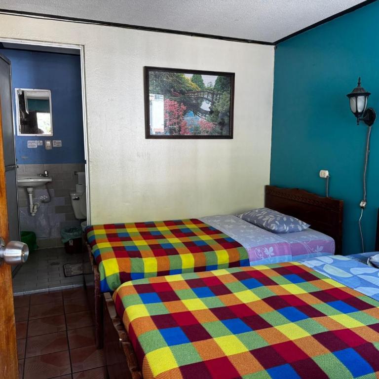 Transilvania - Twin Room with Private Bathroom - 3