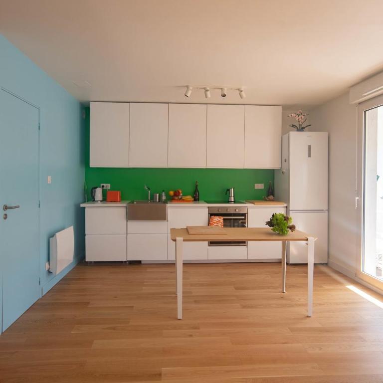 Charming and spacious 68 m apartment - Apartment - 5