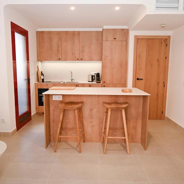 Ibiza Style Beachfront Apartment - Sea View & Pool - Apartamento - 14