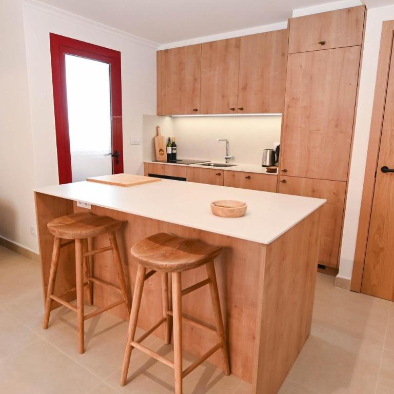 Ibiza Style Beachfront Apartment - Sea View & Pool - Apartamento - 16