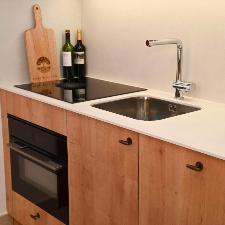 Ibiza Style Beachfront Apartment - Sea View & Pool - Apartamento - 21