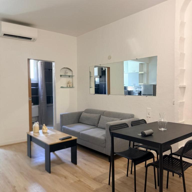 Lovely 3 rooms Nice riquier next to Port with AC! - Appartement 2 Chambres - 17