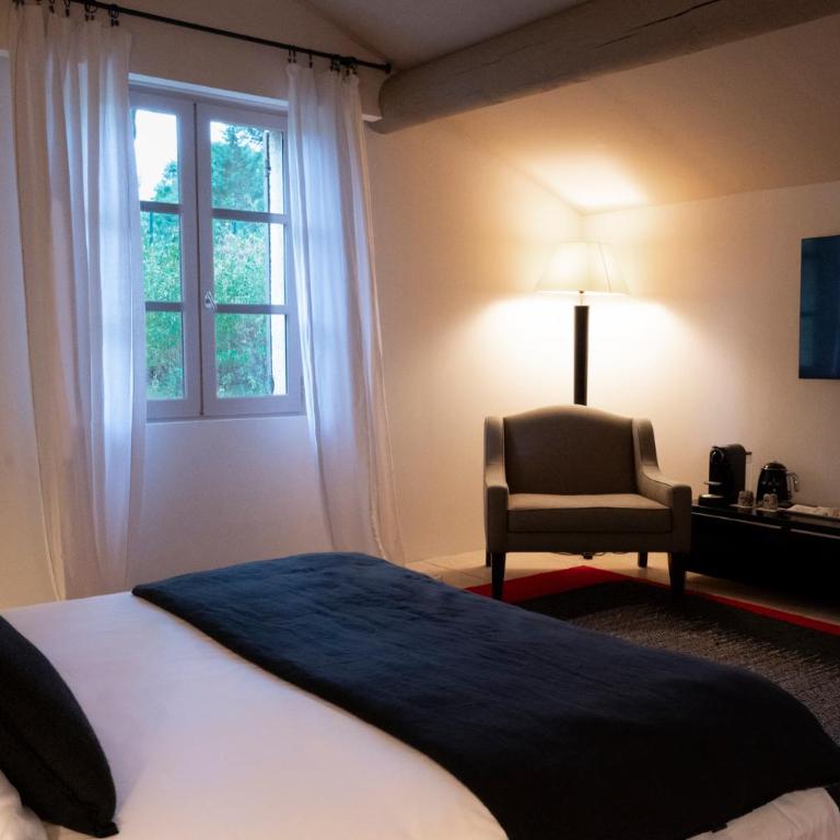 Mas de l'Amarine - Chambre Double - Vue sur Jardin - 1