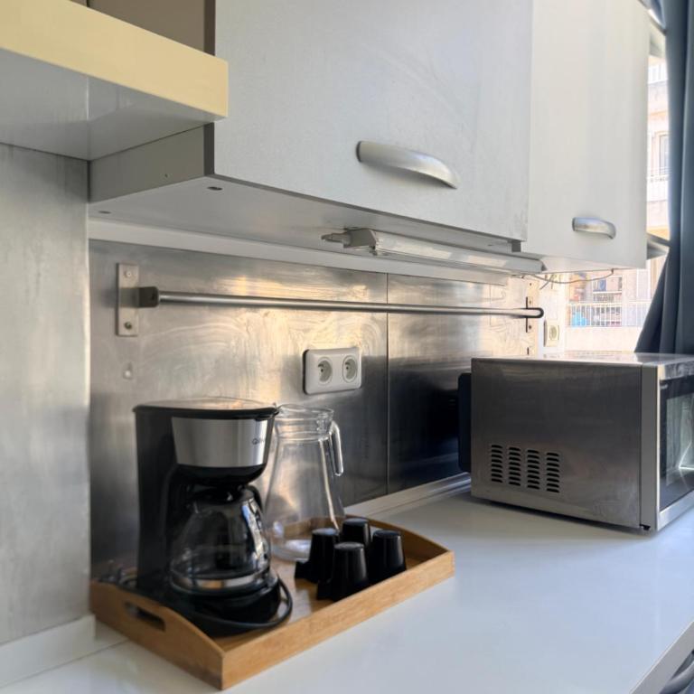 Lovely 3 rooms Nice riquier next to Port with AC! - Appartement 2 Chambres - 12