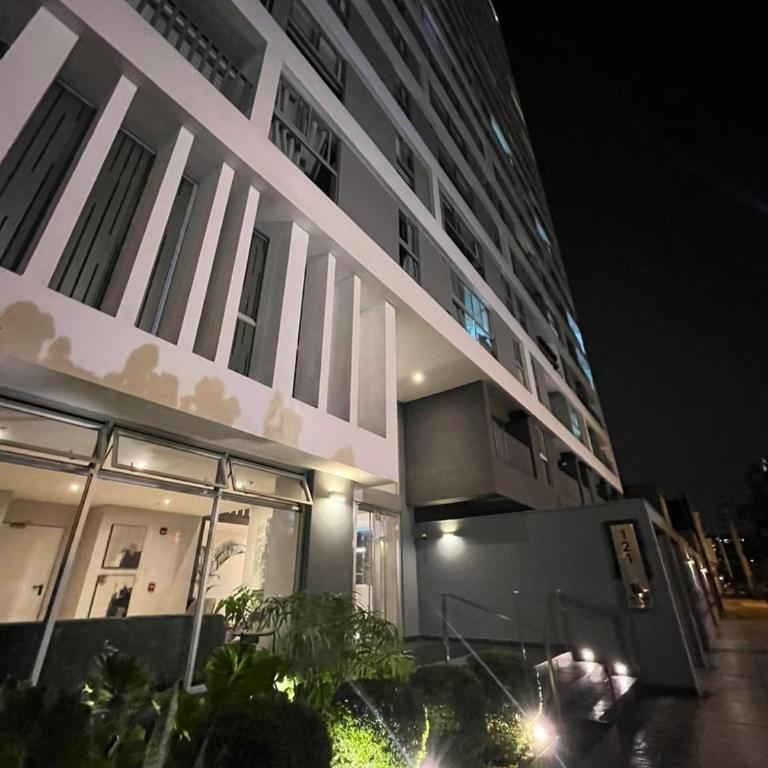 Dpto amoblado con 6 camas en av brasil - Two-Bedroom Apartment - 7