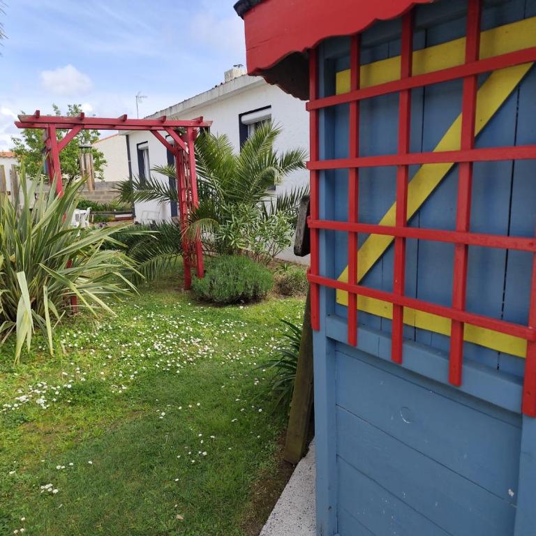 Maison familiale avec grand jardin clos et parking gratuit aux Sables d'Olonne - Two-Bedroom House - 2