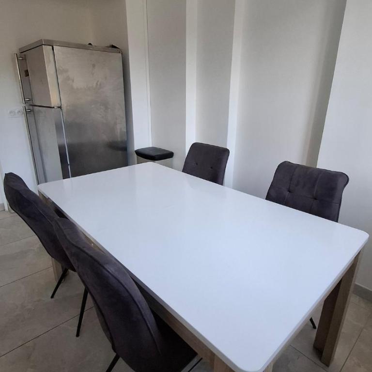Bel Appartement et Parking - Apartamento de 1 dormitorio - 13