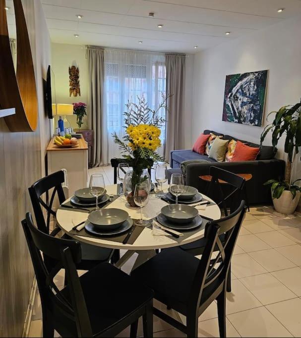 2 bedrooms, 2 bathrooms, 2 balconys - Two-Bedroom Apartment - 14