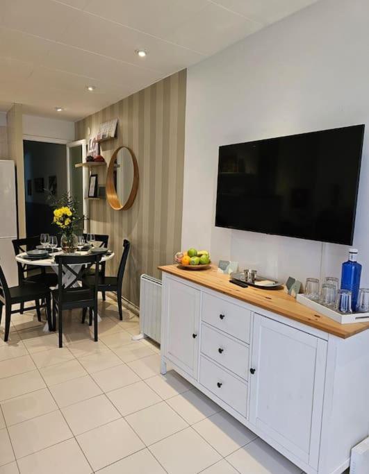 2 bedrooms, 2 bathrooms, 2 balconys - Two-Bedroom Apartment - 36