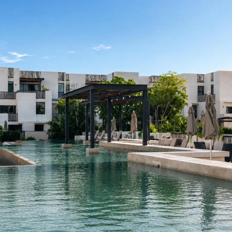 2-Story Penthouse with Private Jacuzzi 5 Min Beach - Penthouse Apartment - 52