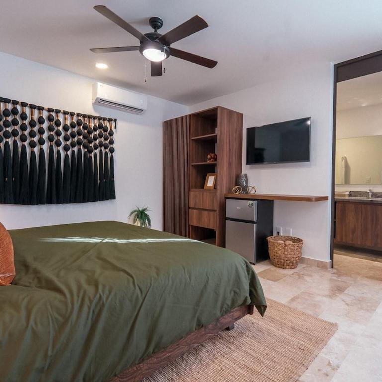 2-Story Penthouse with Private Jacuzzi 5 Min Beach - Penthouse Apartment - 31