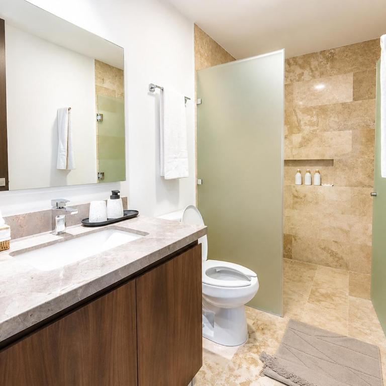 2-Story Penthouse with Private Jacuzzi 5 Min Beach - Penthouse Apartment - 50