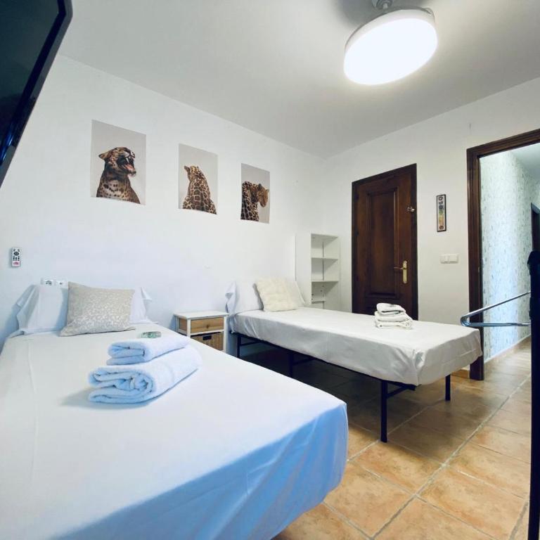 Estepona Center Retreat - Three-Bedroom Apartment - 8