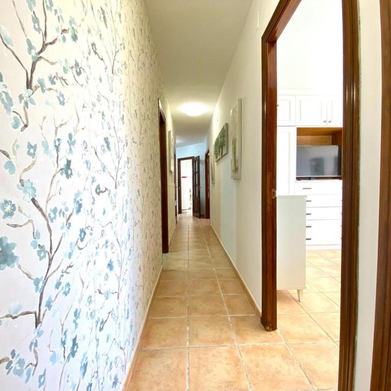 Estepona Center Retreat - Three-Bedroom Apartment - 10