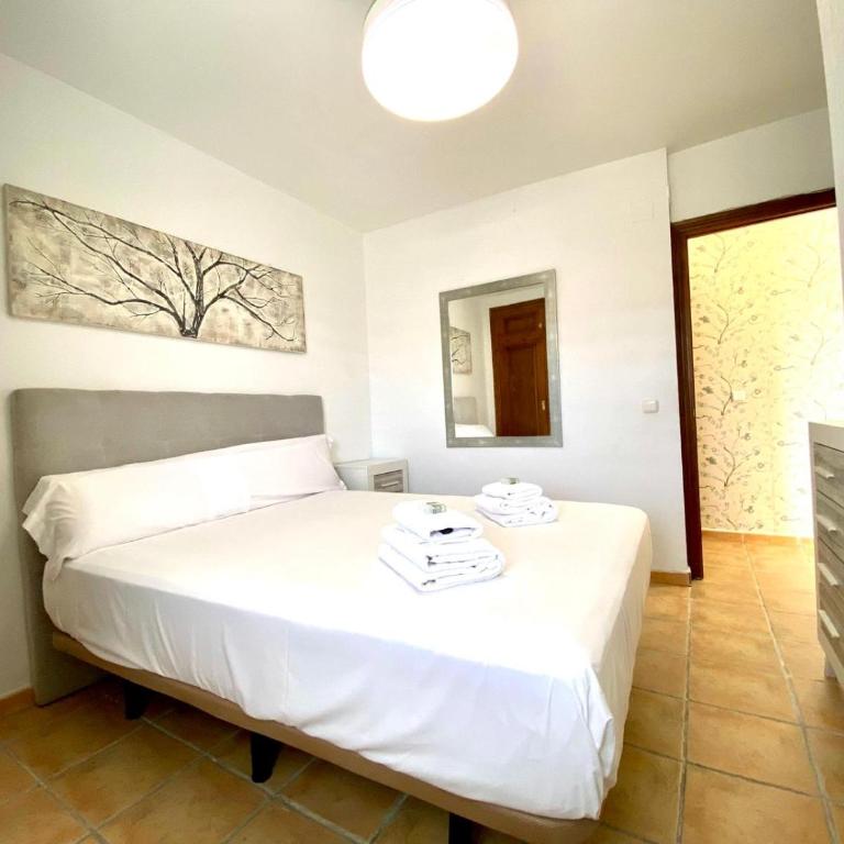 Estepona Center Retreat - Three-Bedroom Apartment - 19