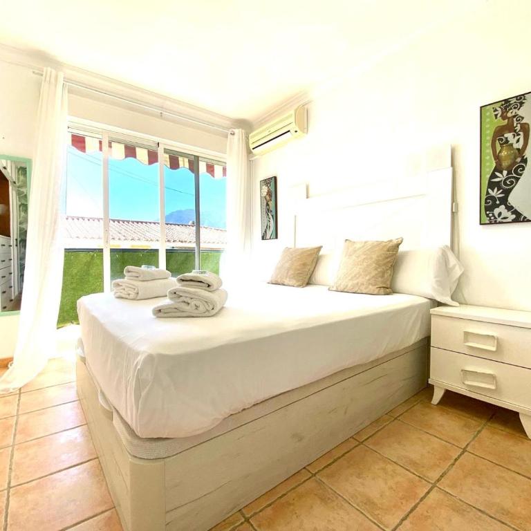 Estepona Center Retreat - Three-Bedroom Apartment - 24