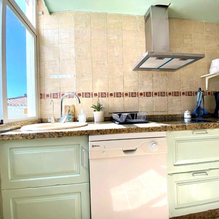 Estepona Center Retreat - Three-Bedroom Apartment - 27