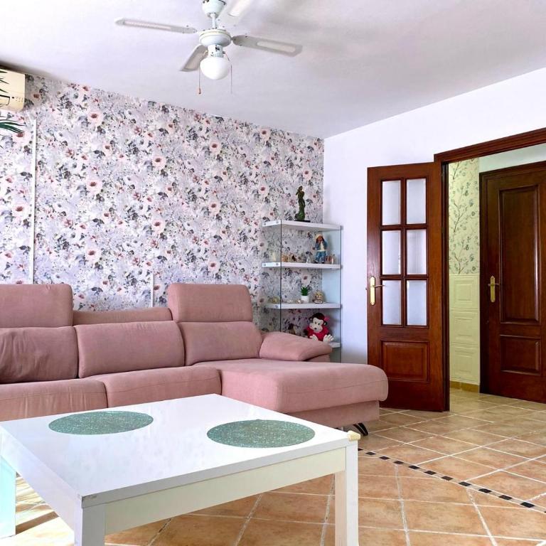 Estepona Center Retreat - Three-Bedroom Apartment - 38