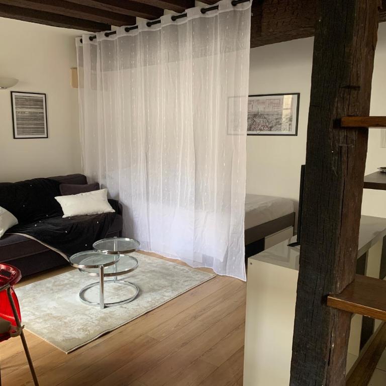 grand studio au coeur de Paris refait à neuf - Apartment mit 1 Schlafzimmer - 1